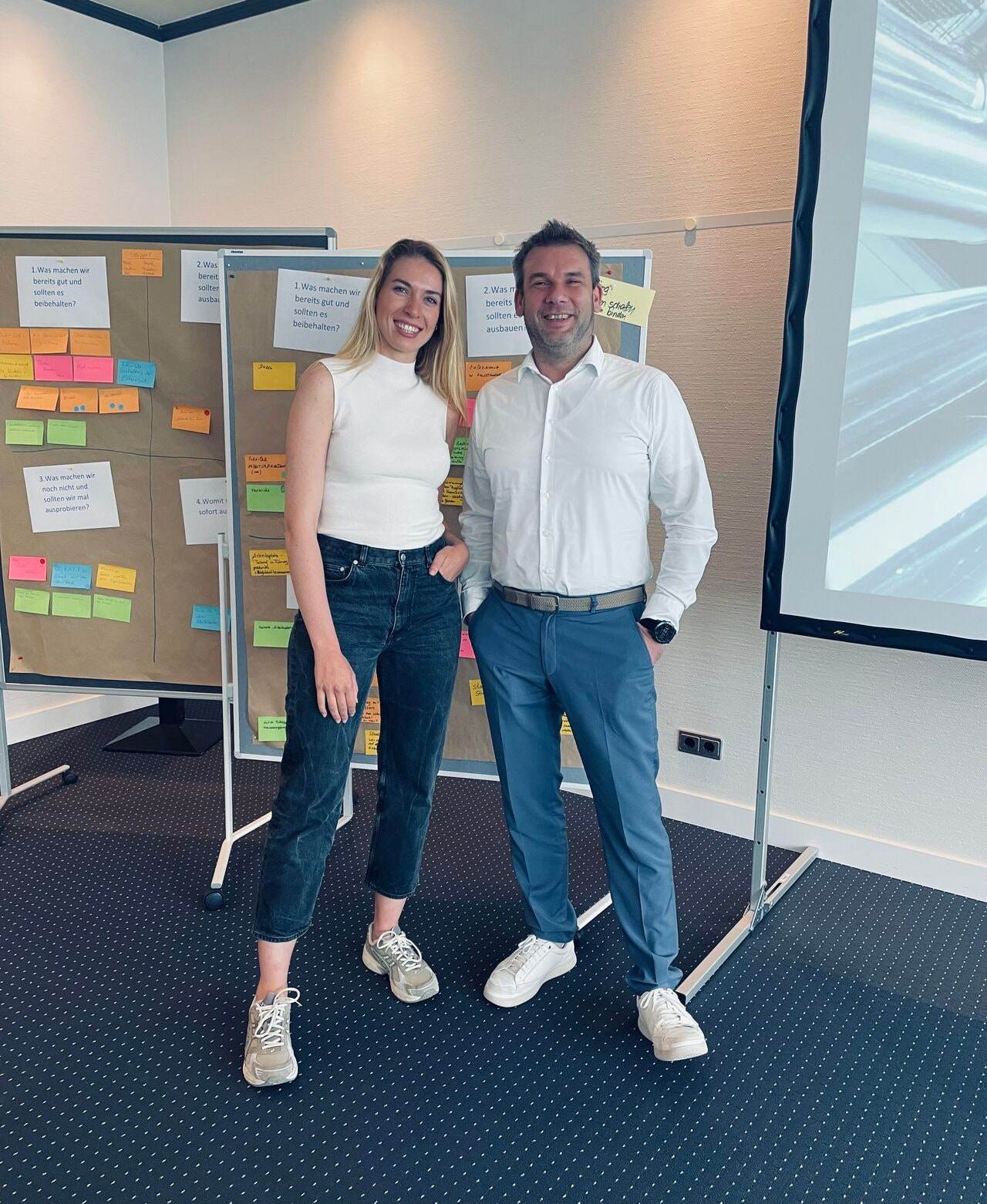 Ronja Ebeling und Tobias Wachtel beim Führungskräfte-Workshop von ENGIE